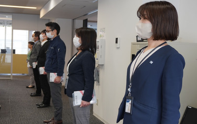 本気の朝礼実習　職場の教養持ち方練習